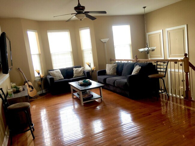 Photo - 3-Bedroom Townhouse In Bridgeport Availabl...