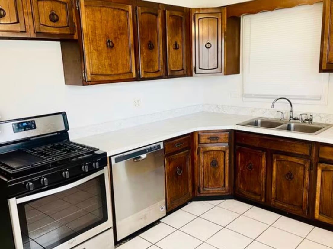 Photo - 235 Tampa St