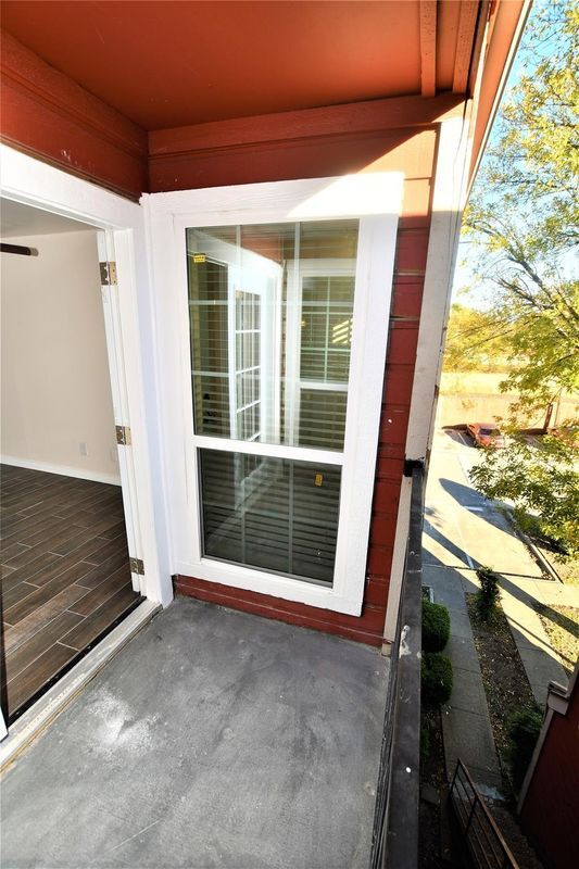 Photo - 9821 Walnut St