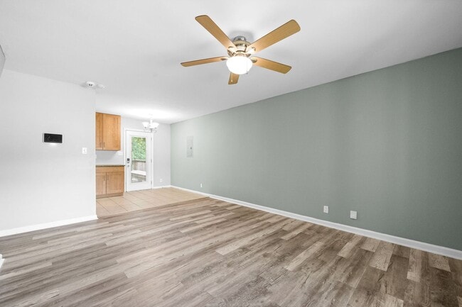 Photo - 573 Kathryn Ct