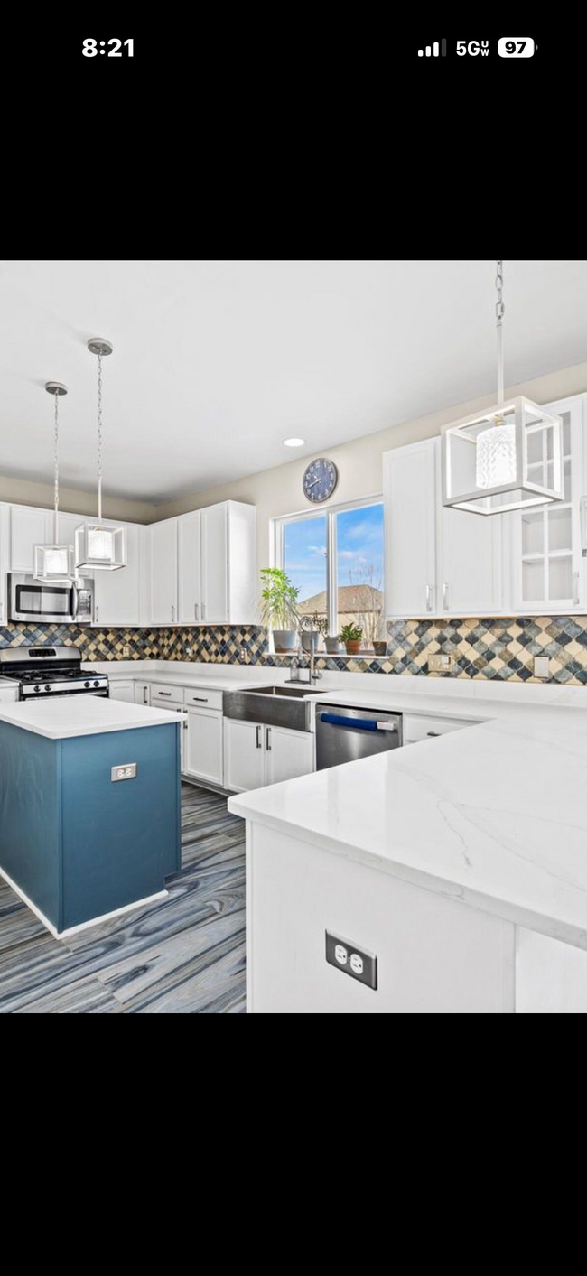 Photo - 1140 Hyde Park