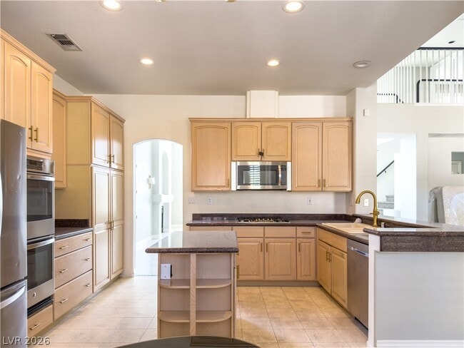 Photo - 1842 Bogey Way