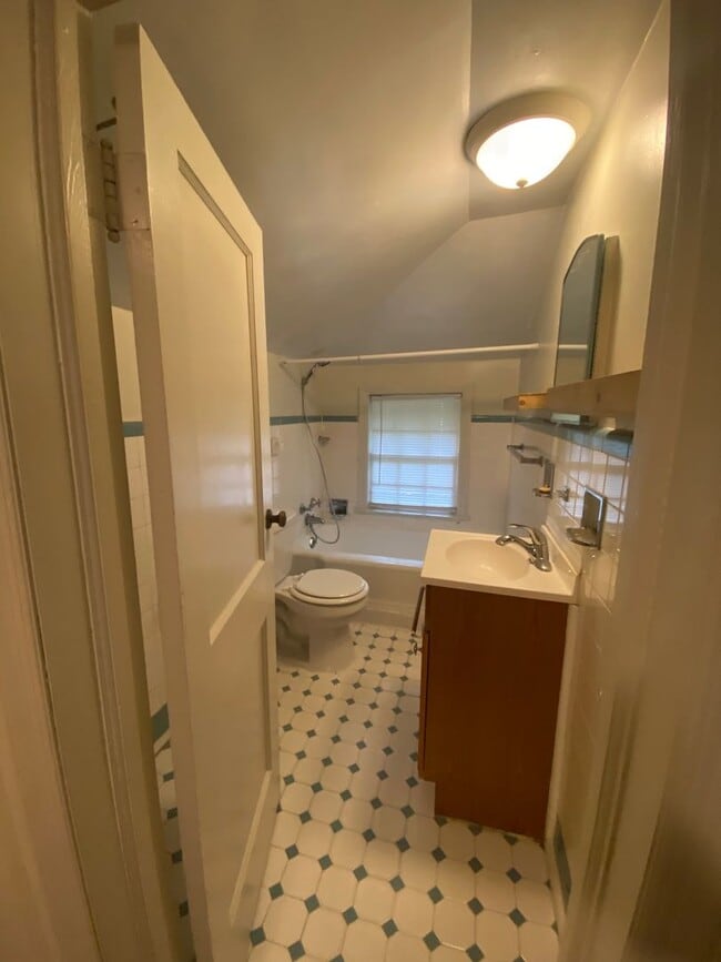 Photo - 1106f Unit B