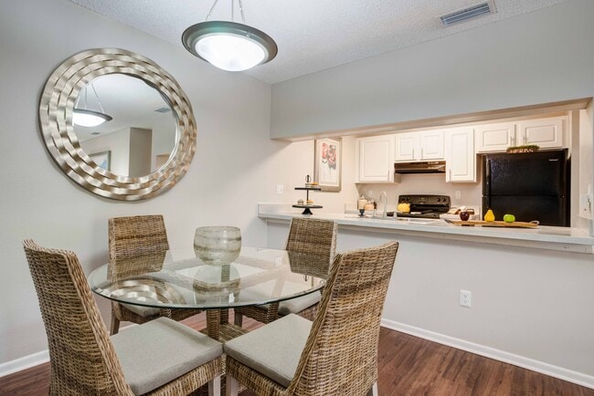Coral Club Apartment Homes