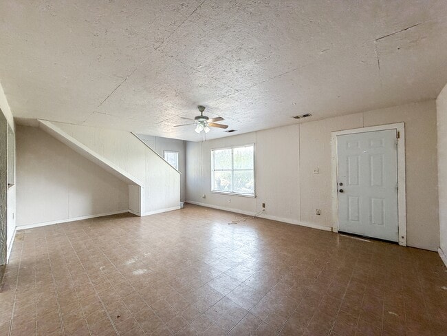 Photo - 1185 Koehler Rd