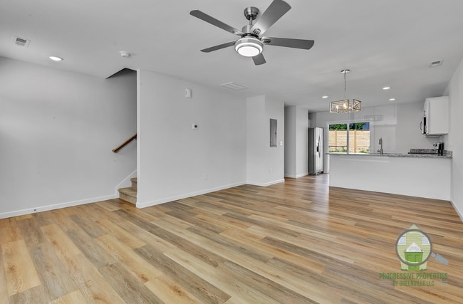 17 Wofford Rd