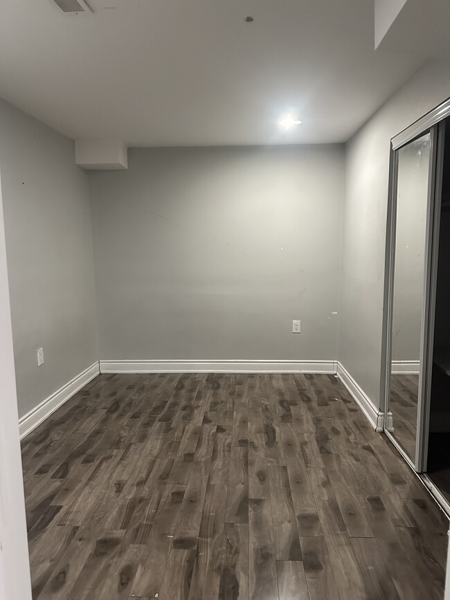 Building Photo - 25 Pickard Ln Unit Basement for rent