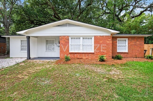 Photo - 2900 Lott Dr