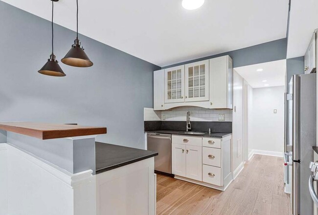 2074 Royal Fern Ct Unit 22B