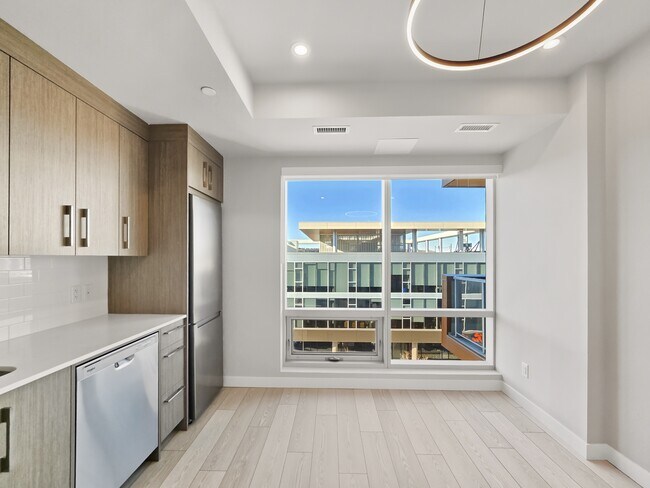 Photo - 110-18A 18a St NW Unit 512