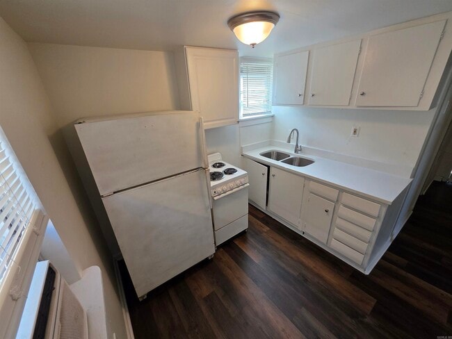 Photo - 916 N Poplar St