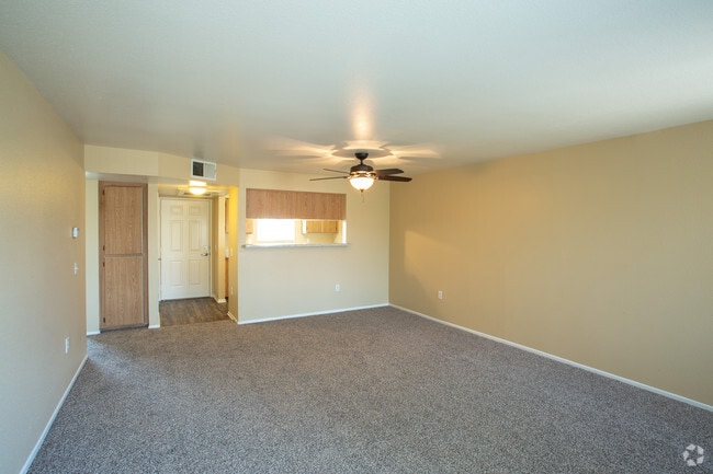 2 BR, 2 BA - 952 SF