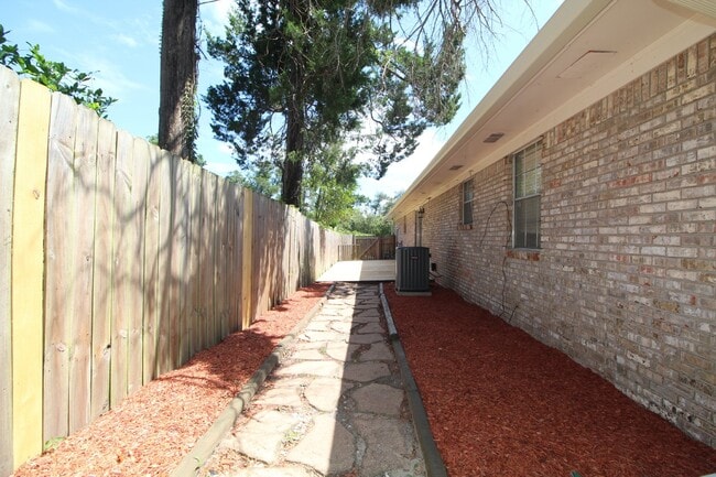 Photo - Beautiful 3BR Home in North Hill – Special...