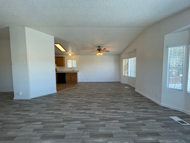 Building Photo - 330 Kim Ct Rental