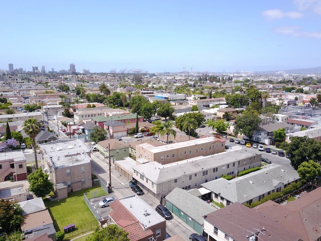 2010 Pine Avenue