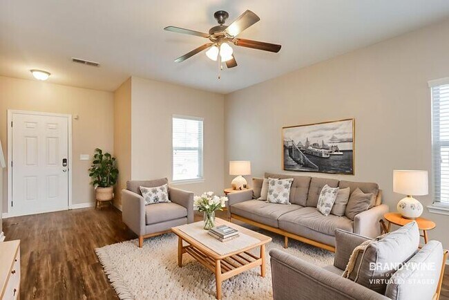 Photo - 11010 Station Dr