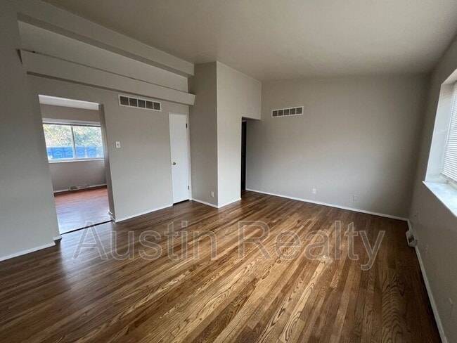 Photo - 9005 Olive Blvd Unit B