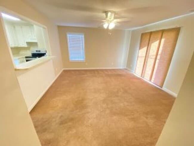 Photo - 164 W Hampton St