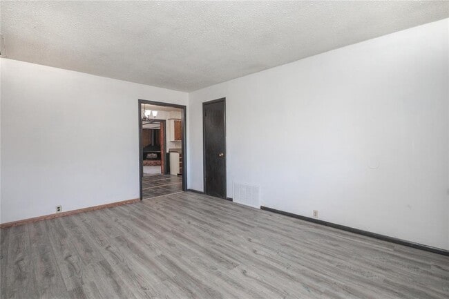 Photo - 24 SW 54th St