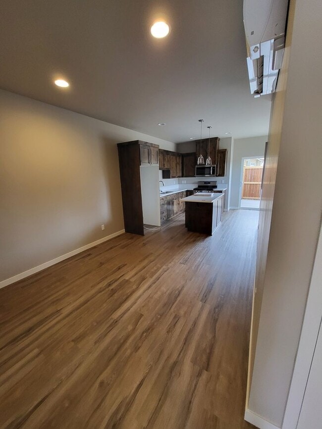 Photo - 61570 SE Lucia St Unit 2