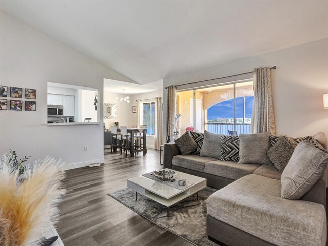 Photo - 2351 NW 33rd St Unit 513