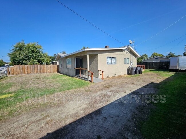 Building Photo - 908 S Sinclair Ave