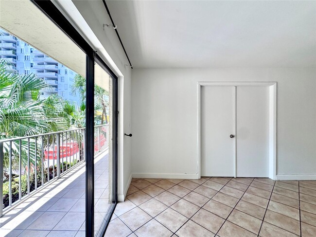 Photo - 1250 Lincoln Rd Unidad 203