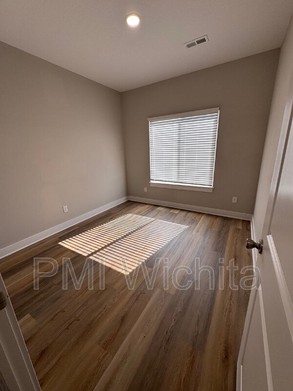 Photo - 5242 N Cypress Cir