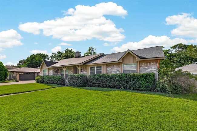 Photo - 22110 Provincial Blvd