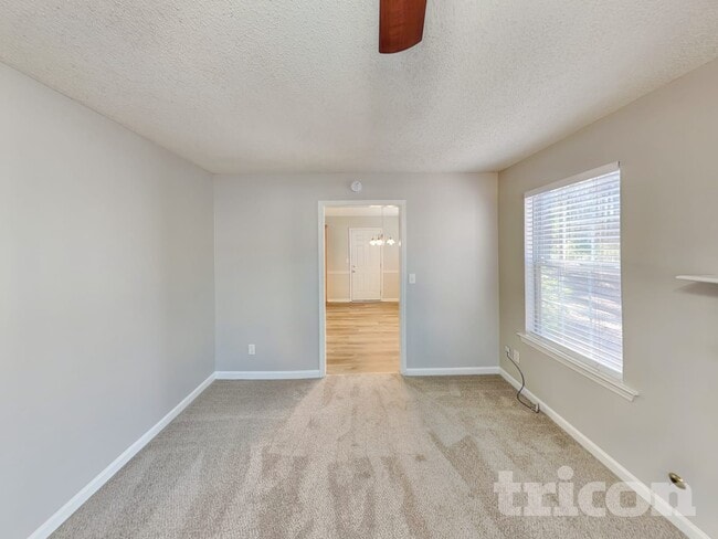 Photo - 135 Williams Bluff