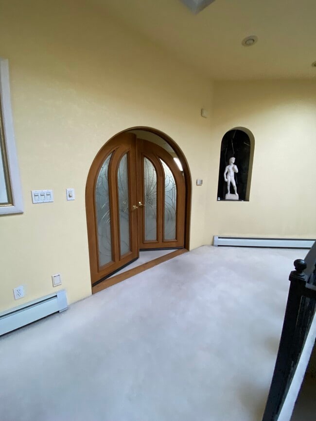 Entrance - 313 S Victoria Ave Unit Downtown Penthouse