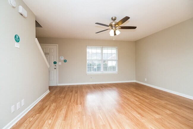 Photo - 843 Kanatak Ln