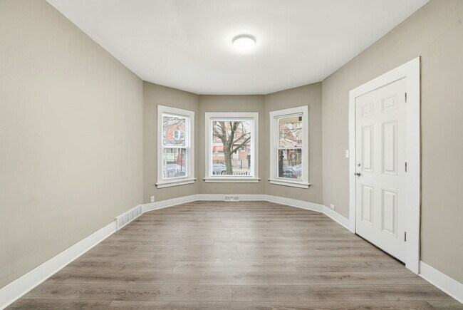 Photo - 1217 N Harding Ave Unit 1