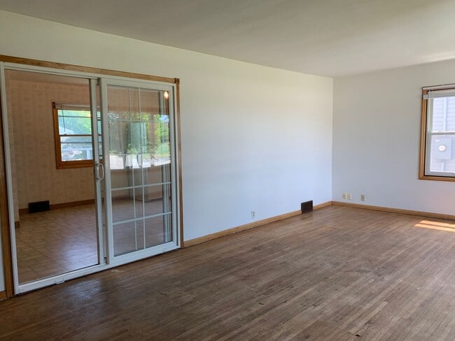 Photo - 5 Bedroom Across from NDSU!!