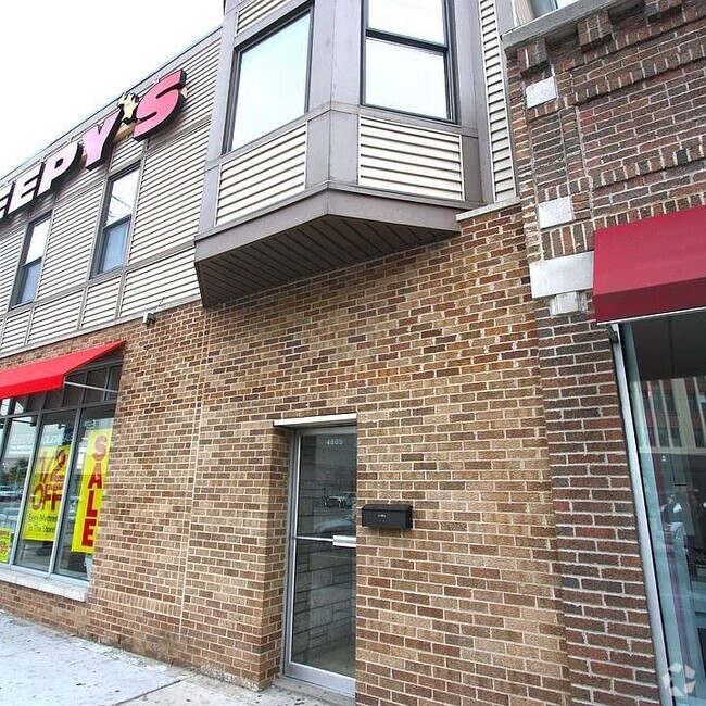 Building Photo - 4805 W Irving Park Rd Rental