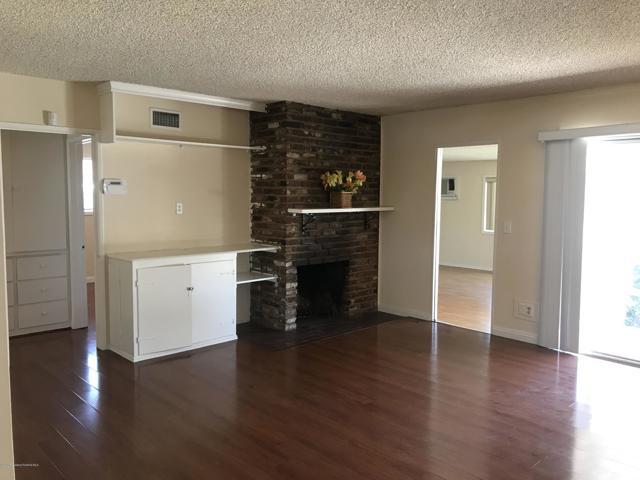 Photo - 840 E Florence Ave