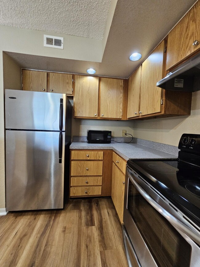 Photo - 1401 Village Blvd Unidad 413