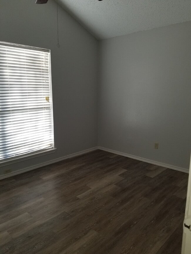 Photo - 2 bedroom 2 bathroom Duplex