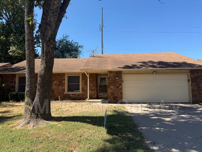 Photo - 4708 S Maple Ave