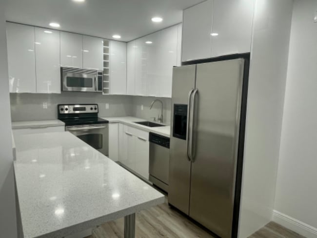 Photo - 630 NW 13th St Unit 18