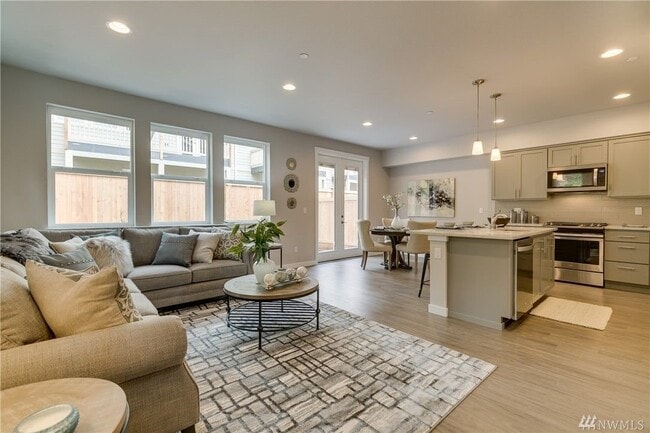 Photo - LIKE NEW RENTAL ~ The Forest on Filbert!