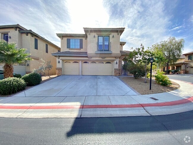 Building Photo - 4 BEDROOM HOME 3 CAR GARAGE ON A CORNER LO...