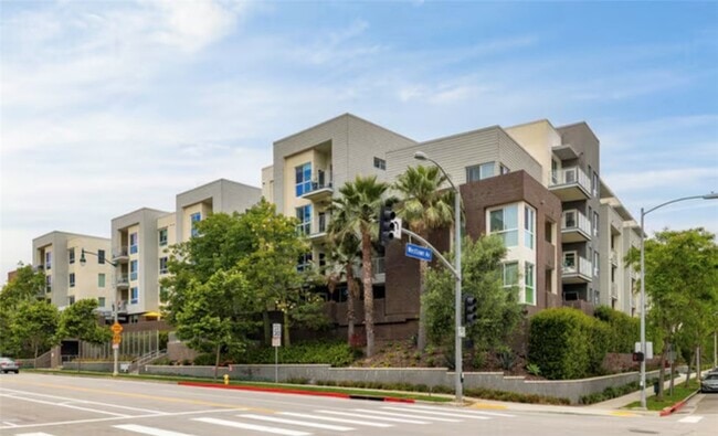 Building Photo - 12655 Bluff Creek Dr Unit 408 Rental