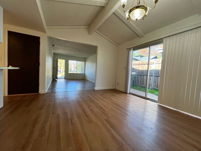 Photo - 205 Unidad B