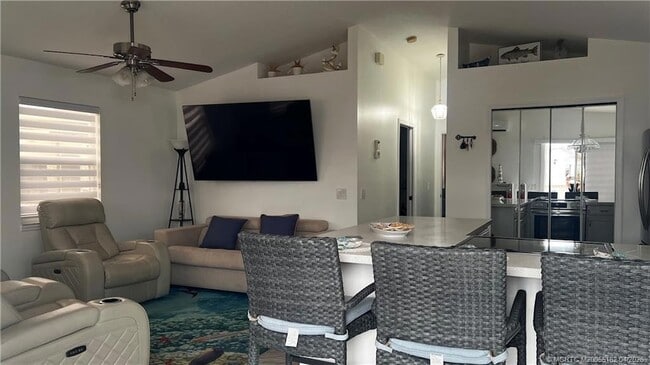 Photo - 1077 Nettles Blvd