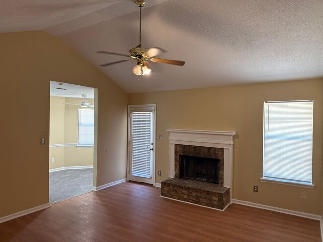 Photo - 2962 Bridgeport Dr