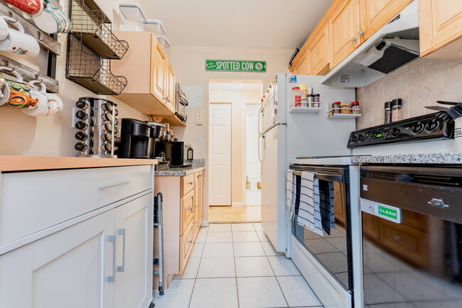 Photo - 100 Marion St Unit 23