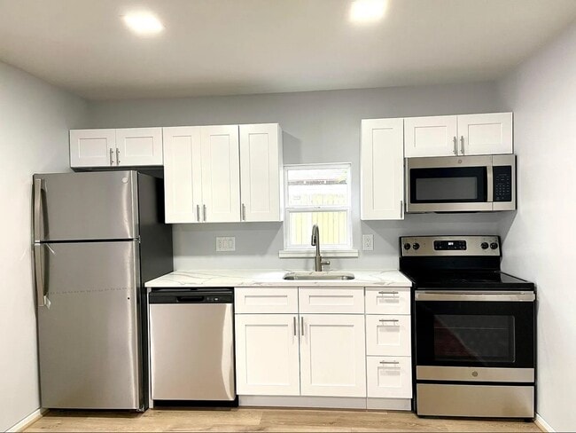 Building Photo - 1107 Winston St Rental