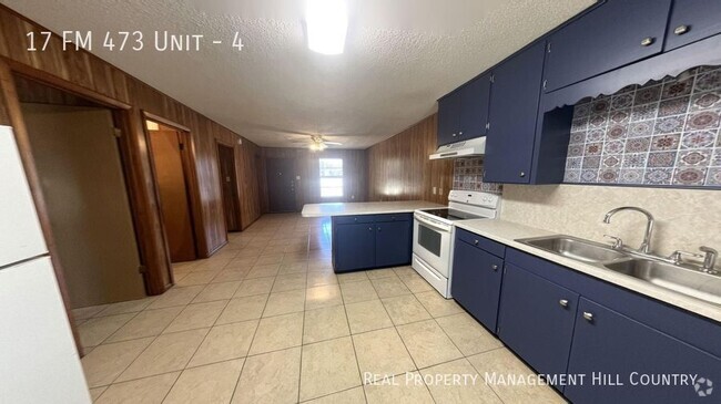 Building Photo - Comfort 2 bedroom 1 bathroom Unit 4 Rental