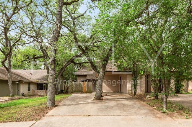 Photo - 1005 Milford Way